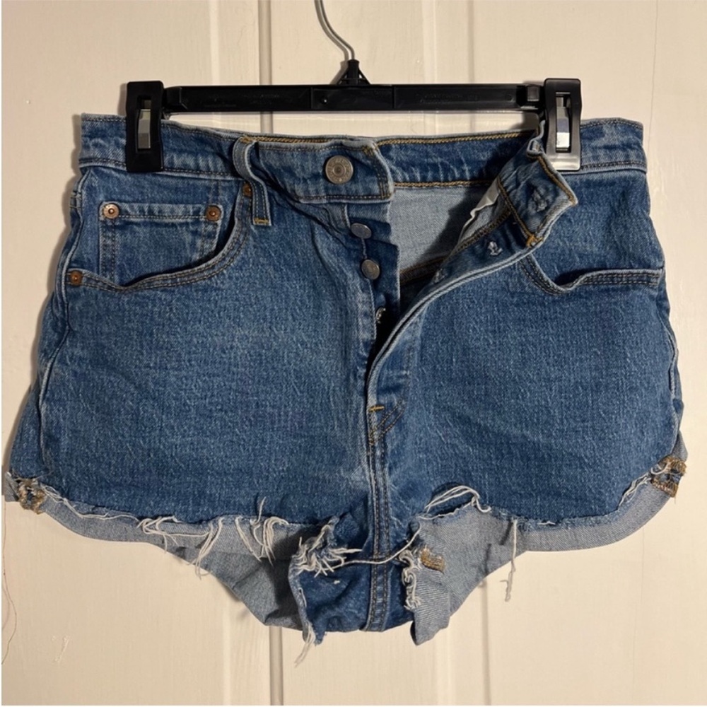 Levi's 501 Classic Distressed Blue Jean Shorts | Size W29